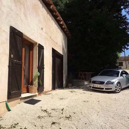 Studio Dans Les Bois Blesignac Exterior photo